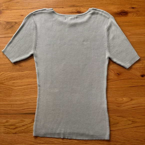 Banana Republic 100% Silk Knit Ribbed Top Size Small - Picture 8 of 8